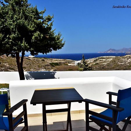Sarakiniko Rooms Адамас Экстерьер фото