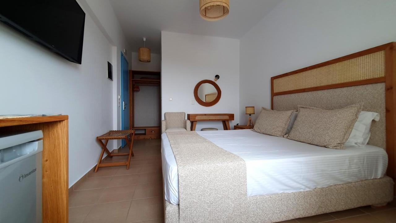 Sarakiniko Rooms Адамас Экстерьер фото