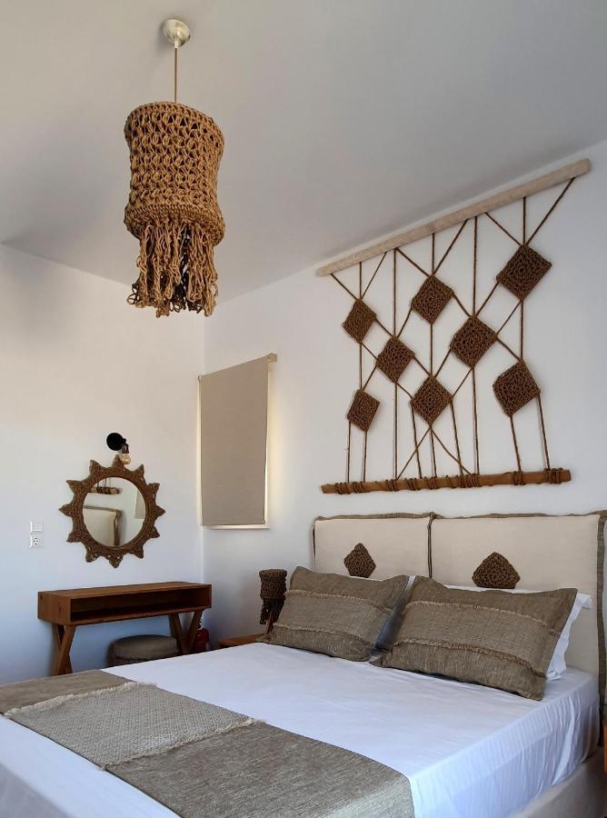 Sarakiniko Rooms Адамас Экстерьер фото