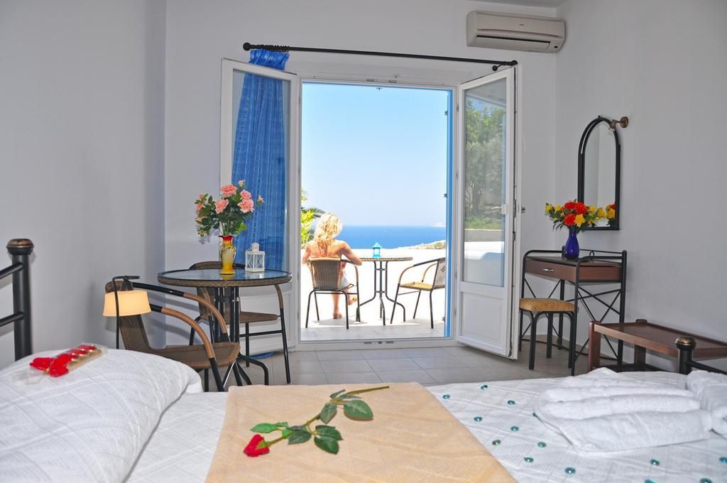 Sarakiniko Rooms Адамас Экстерьер фото