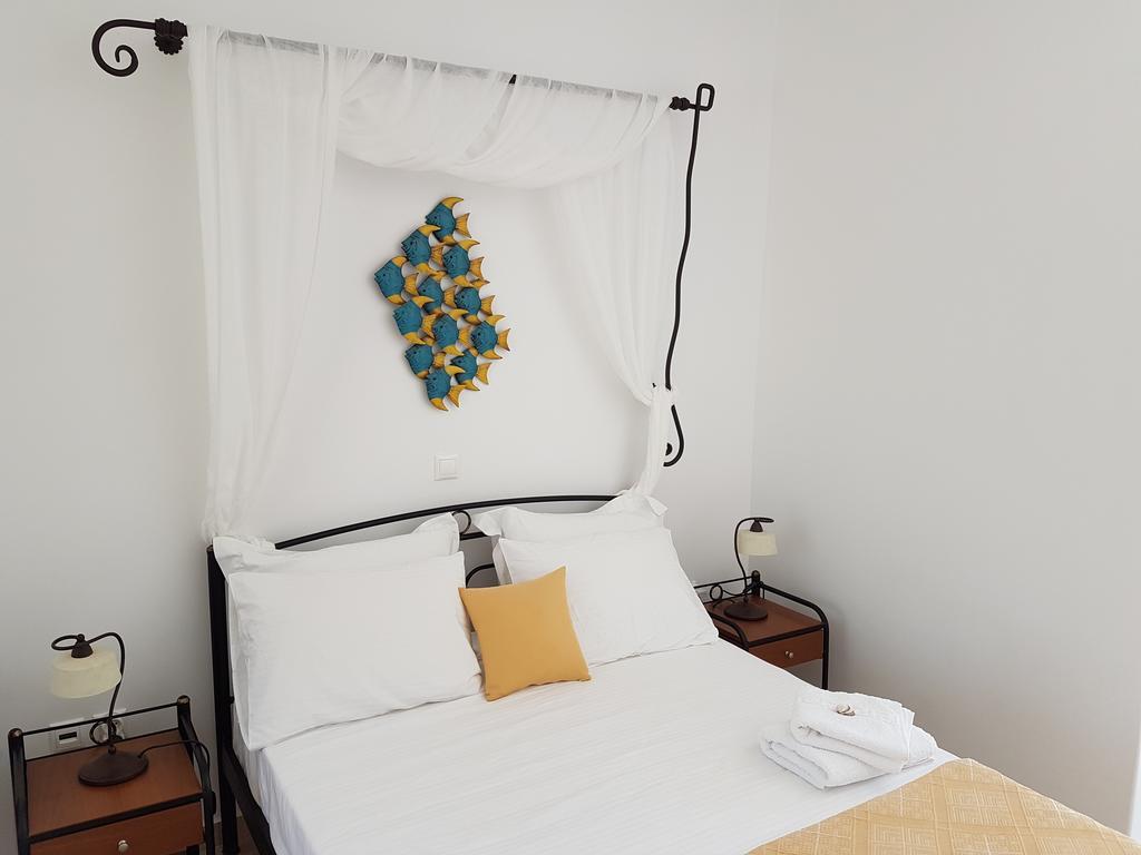 Sarakiniko Rooms Адамас Экстерьер фото